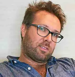 Alexandre Castagnetti nous parle de son nouveau film « L’école est à nous » !