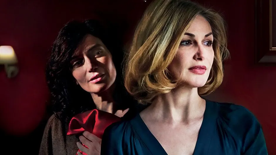 "Au-delà des apparences", la mini-série co-écrite par Catherine Siguret, rediffusée sur France 3