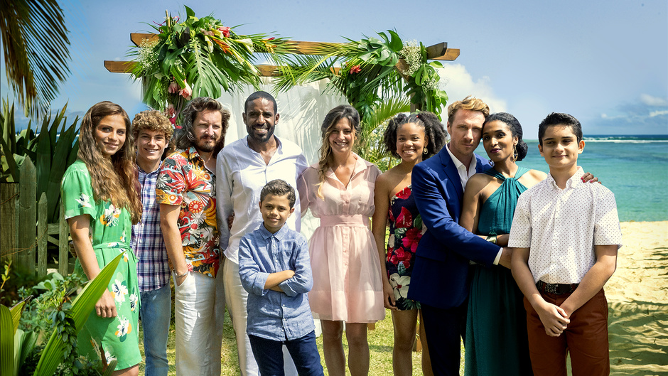 Rediffusion de la première saison de « Réunions » sur France 2, notamment écrite par Hélène Le Gal, Yannick Hervieu et Vladimir Haulet